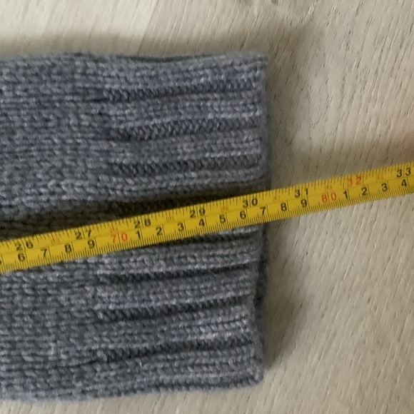 KHAITE The Sequoia Sweater in Haze size M 100% cashmere gray long sleeves - Picture 10 of 12